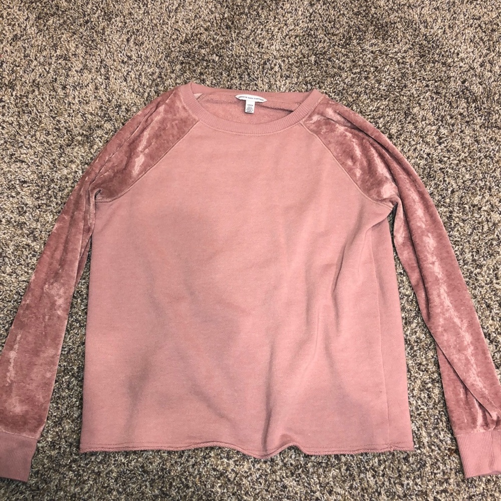 American Eagle Velvet Sleeve sweater